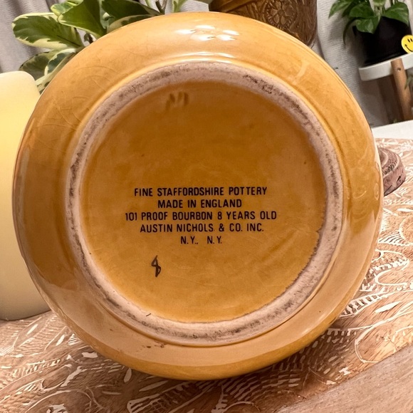 Vintage Staffordshire Pottery Wild Turkey Bourbon Pitcher - Picture 6 of 9